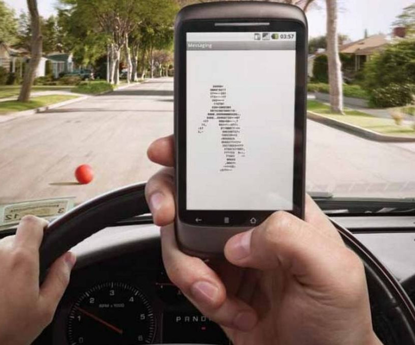 Ι.Ο.ΑΣ: Η χρήση του κινητού τηλεφώνου σκοτώνει την οδήγηση