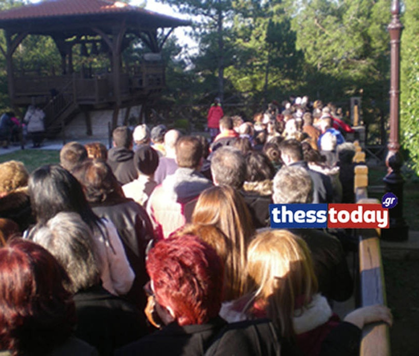 Λαϊκό προσκύνημα στον τάφο του Αγ. Παϊσίου (photos)