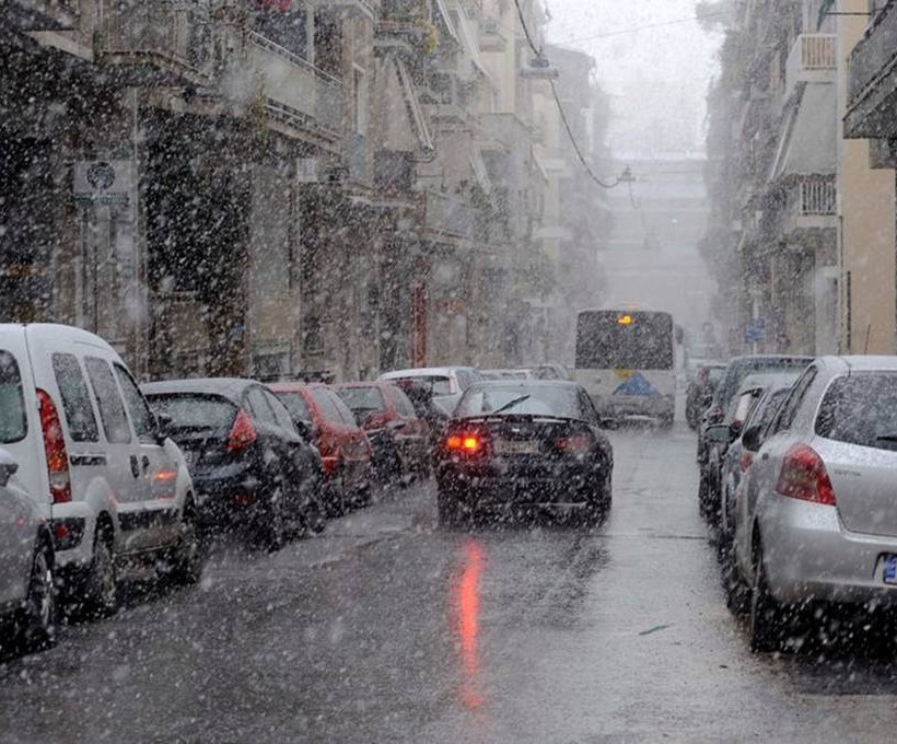 Ισχυρή χιονόπτωση ακόμα και στην Κυψέλη (photos)