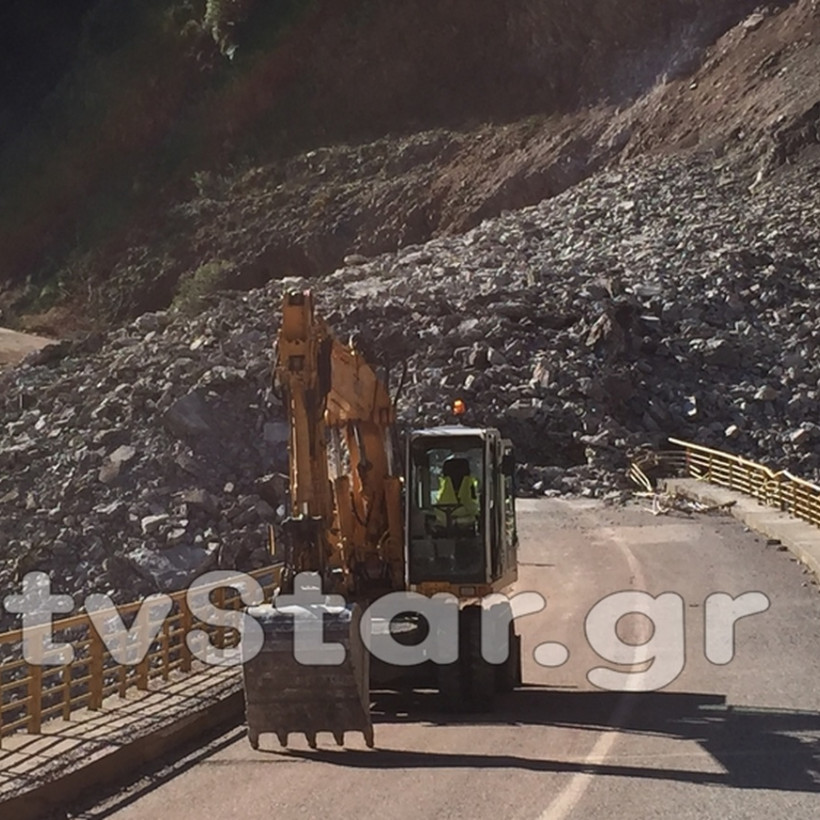 «Έπεσε» το βουνό στην Ευρυτανία - Πρωτοφανής κατολίσθηση 