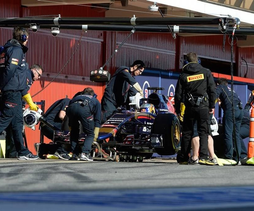F1 Δοκιμές Βαρκελώνη: Τα τεστ με τα μάτια των μηχανικών της Pirelli (Photos & Video)