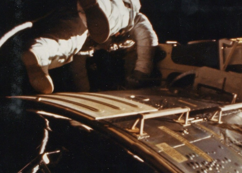 700 φωτογραφίες της NASA στο «σφυρί» (photos)
