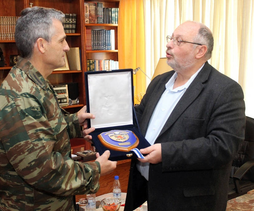 Το κέντρο κατάταξης νεοσύλλεκτων Αυλώνας επισκέφθηκε ο Κ. Ήσυχος (photos)