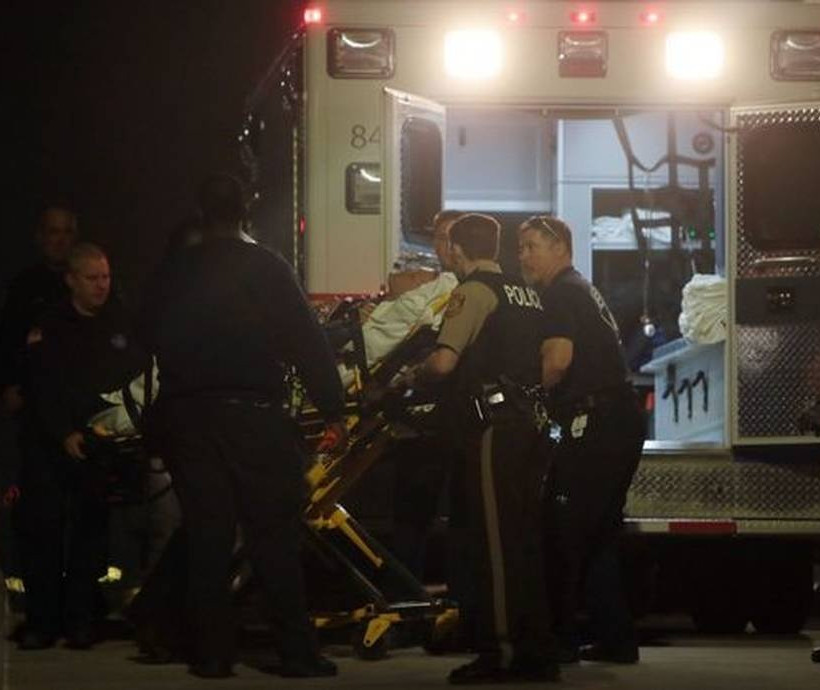 ΗΠΑ: Πυρά έξω από την αστυνομική διεύθυνση του Φέργκιουσον	