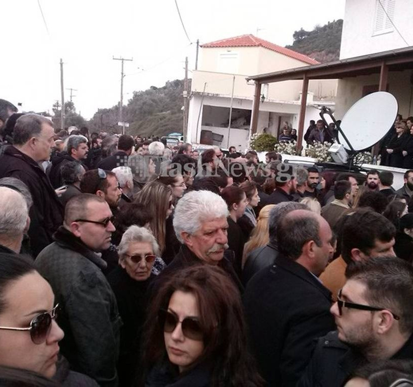 Το τελευταίο «αντίο» στον Βαγγέλη Γιακουμάκη