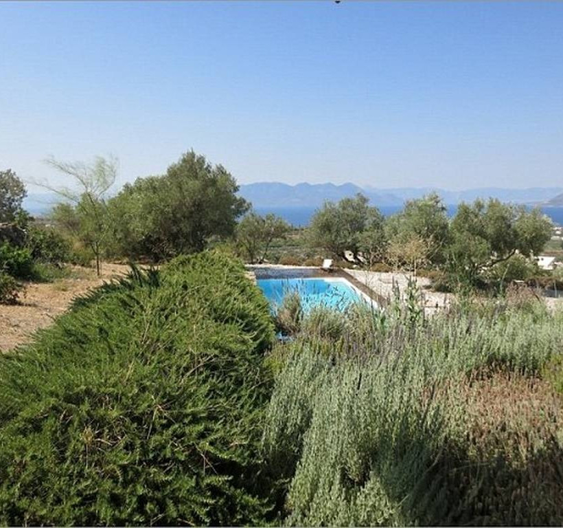 Daily Mail: Ο «σοσιαλιστής της σαμπάνιας» Γιάνης Βαρουφάκης  