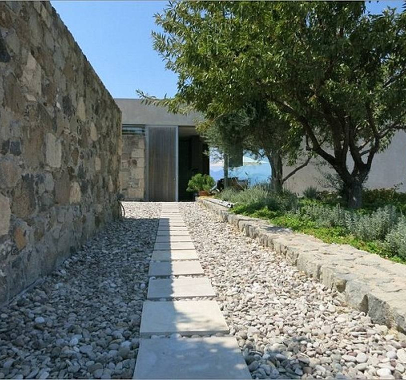 Daily Mail: Ο «σοσιαλιστής της σαμπάνιας» Γιάνης Βαρουφάκης  