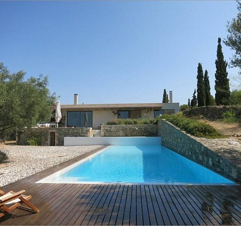 Daily Mail: Ο «σοσιαλιστής της σαμπάνιας» Γιάνης Βαρουφάκης  