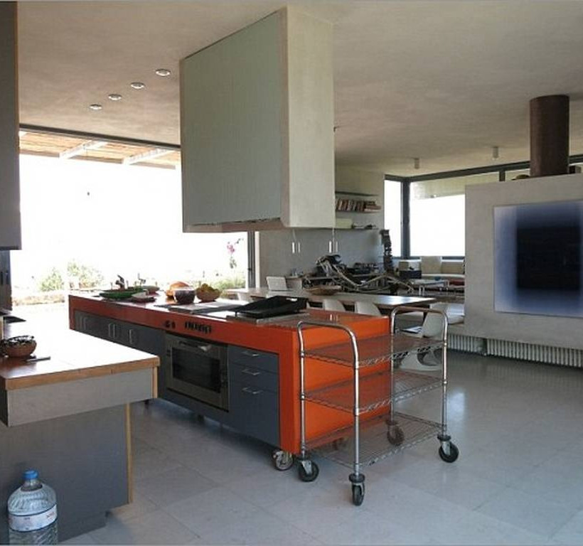 Daily Mail: Ο «σοσιαλιστής της σαμπάνιας» Γιάνης Βαρουφάκης  