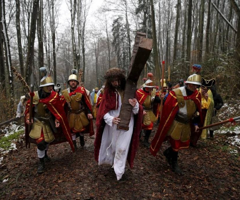 Μεγάλη Εβδομάδα: Κατάνυξη και Θεία Πάθη (photos)