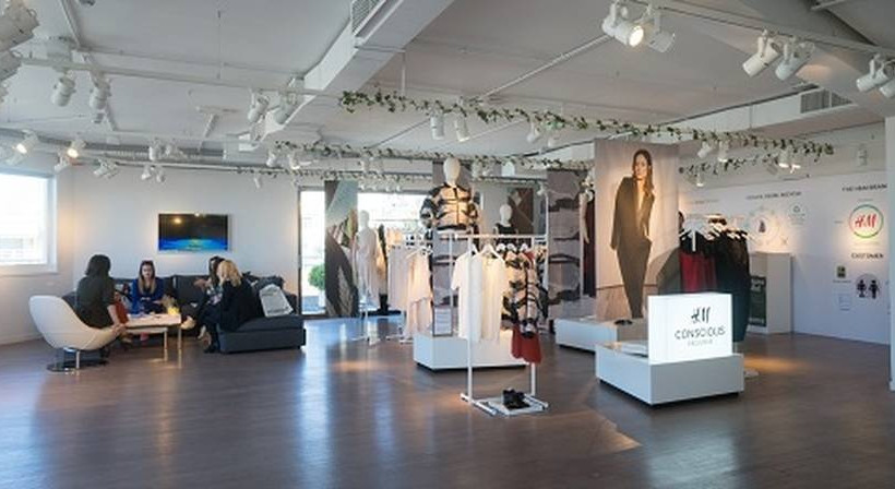 H&M - Conscious: Κάνει τη μόδα αειφόρο και την αειφορία μόδα.