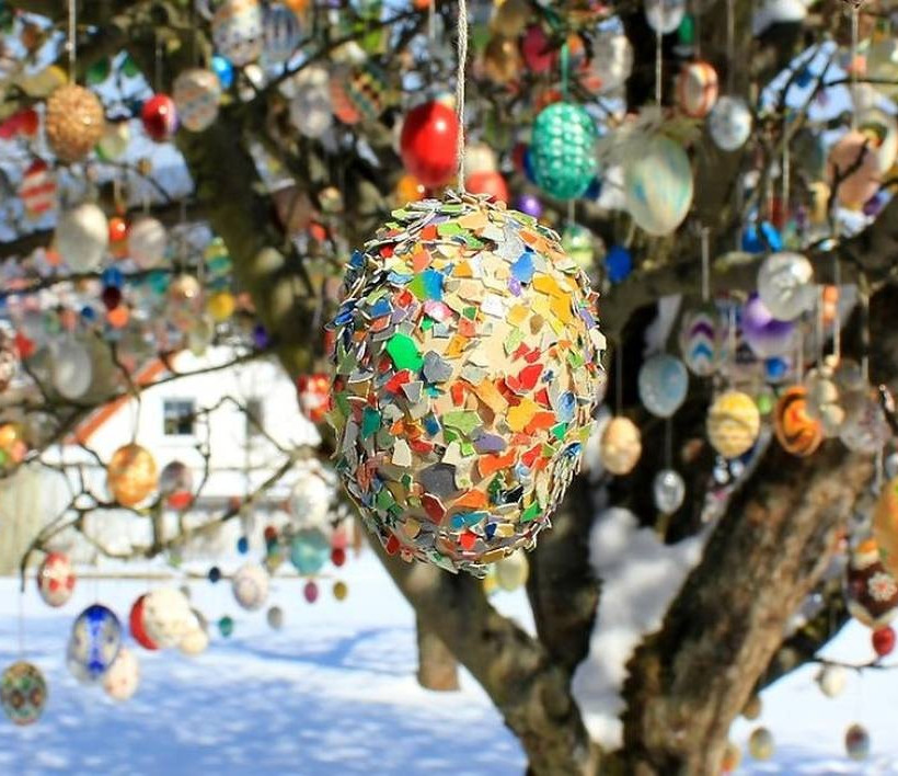 Γερμανία: Κρέμασαν 10.000 αυγά σε δέντρο (photos)