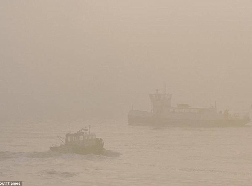 Η σκόνη από τη Σαχάρα πήγε Βρετανία (photos)