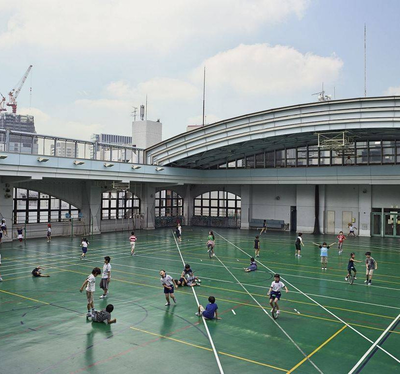 Δεν είναι όλες οι σχολικές αυλές ίδιες (photos)