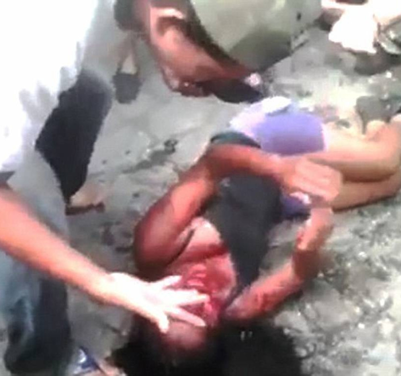 Σοκ: Όχλος λίντσαρε 16χρονη και την έκαψε ζωντανή (pics)  