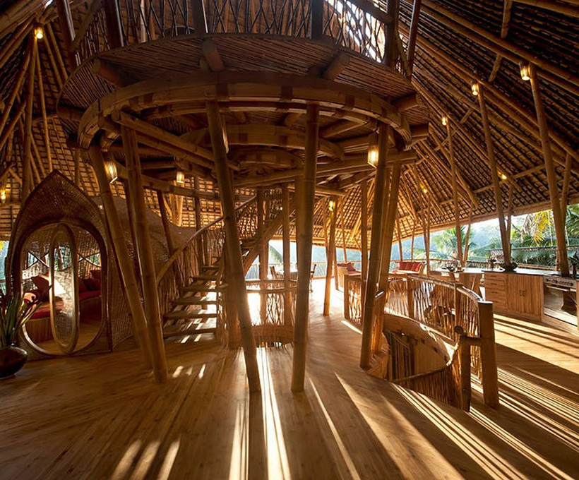 Σπίτι ή μήπως παλάτι φτιαγμένο με μπαμπού (video+photos)