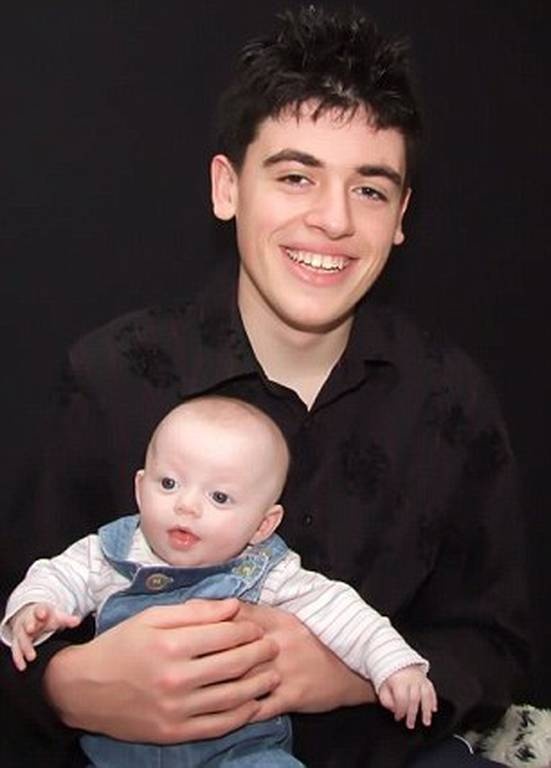 Αυτός είναι ο «Wolverine» που έσφαξε την οικογένειά του (photos+video)