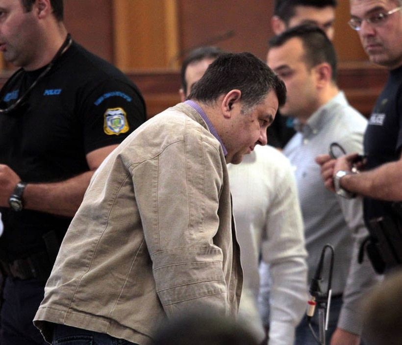 Σε ήρεμο κλίμα άρχισε η δίκη της Χρυσής Αυγής - Συγκέντρωση έξω από τις φυλακές Κορυδαλλού