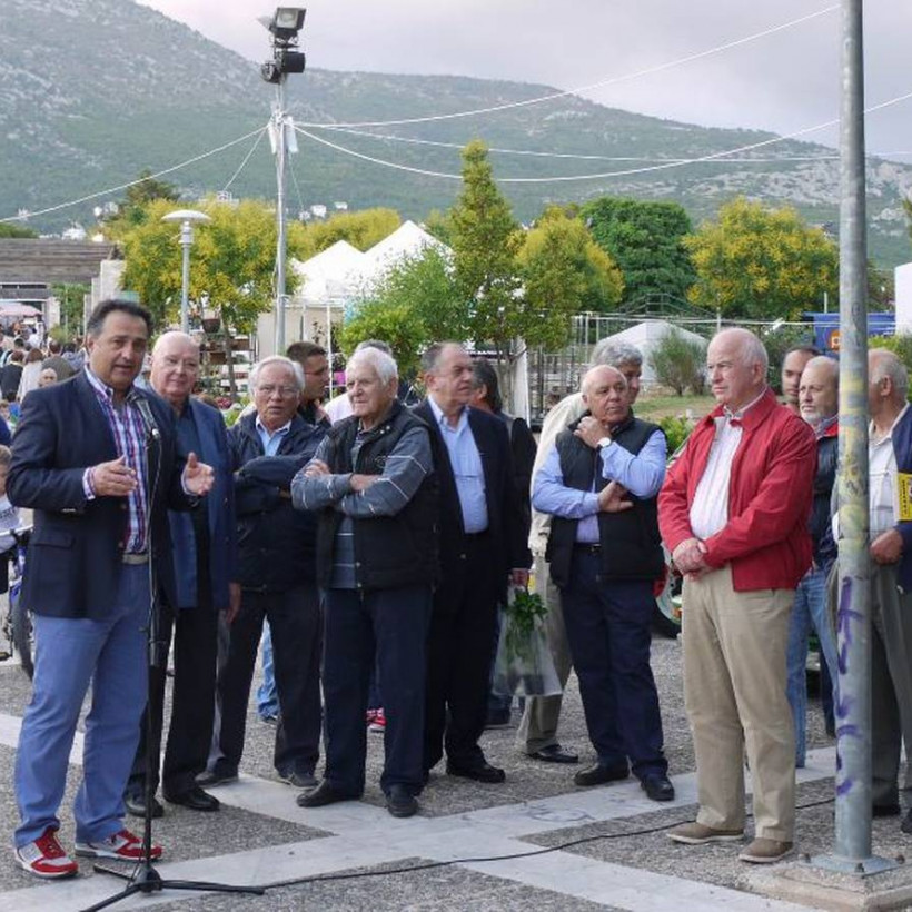 Βόλτα με κλασσικά αυτοκίνητα – αντίκες στις Αχαρνές και τους Θρακομακεδόνες