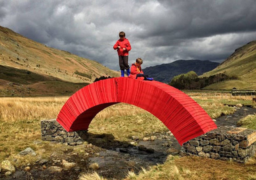 Εσείς μπορείτε να καταλάβετε από τι είναι φτιαγμένη η γέφυρα; (photos)