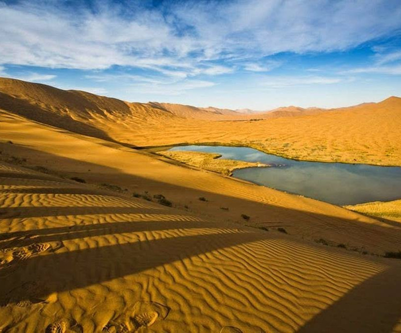 Οι μυστηριώδεις λίμνες της ερήμου Badain στην Κίνα – Τι τις κάνει μοναδικές; (photos)