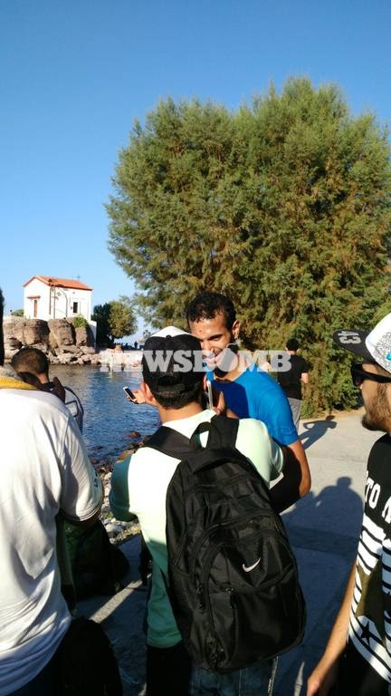 «Πνίγεται» από πρόσφυγες η Λέσβος (photos+videos)