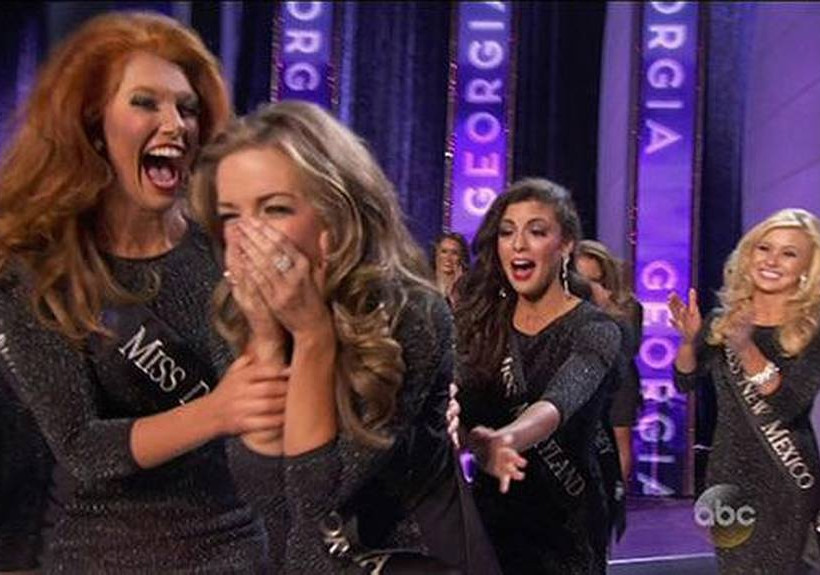 Η ομογενής Βασιλική- Μπέτυ Καντρέλ στέφθηκε Μis America 2016 (pics)