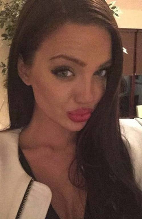 Αυτή είναι η πιο πιστή σωσίας της Angelina Jolie! (photos)