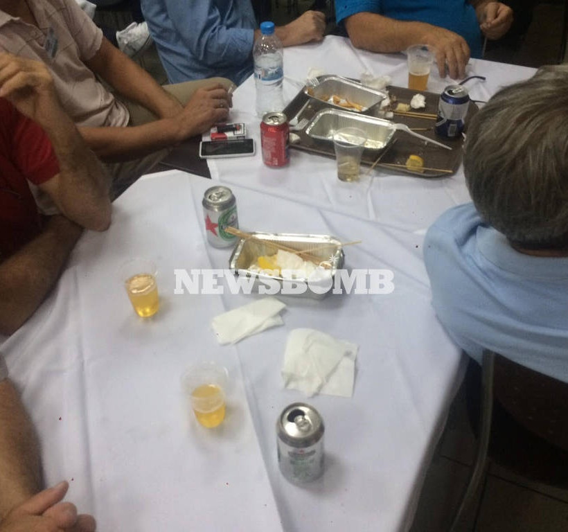 Ντιμπέιτ: Με