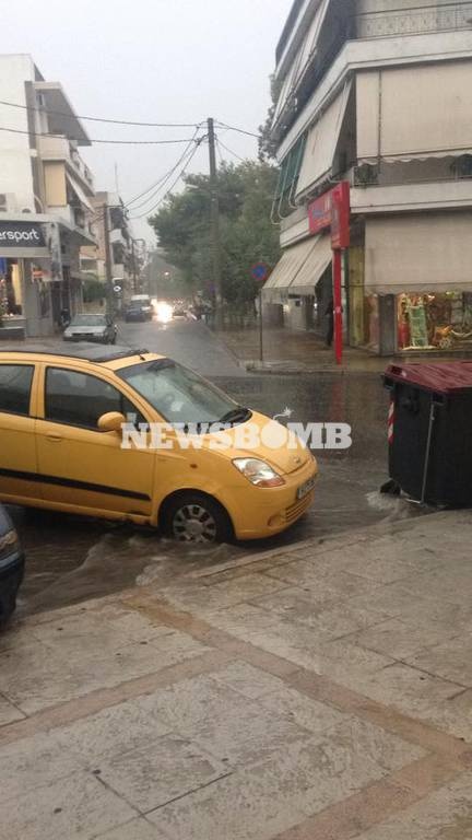 Κακοκαιρία: Σφοδρή καταιγίδα πλήττει την Αττική (photos)