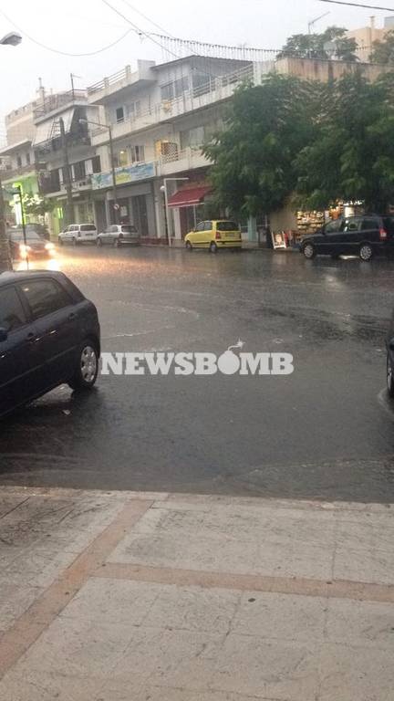 Κακοκαιρία: Σφοδρή καταιγίδα πλήττει την Αττική (photos)