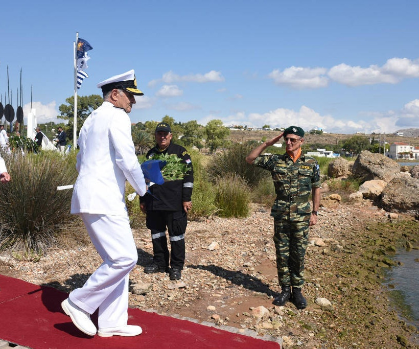 Εκδηλώσεις Επετείου Ναυμαχίας Σαλαμίνας παρουσία ΥΕΘΑ Πάνου Καμμένου (pics)