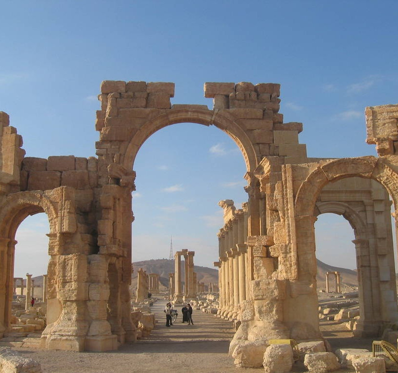 Συρία: To Ισλαμικό Κράτος ανατίναξε την αρχαία Αψίδα Θριάμβου στην Παλμύρα (pics)