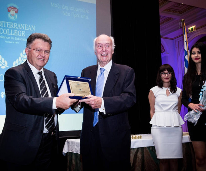 Το Mediterranean College τίμησε τον Dr John Stephen Bailey