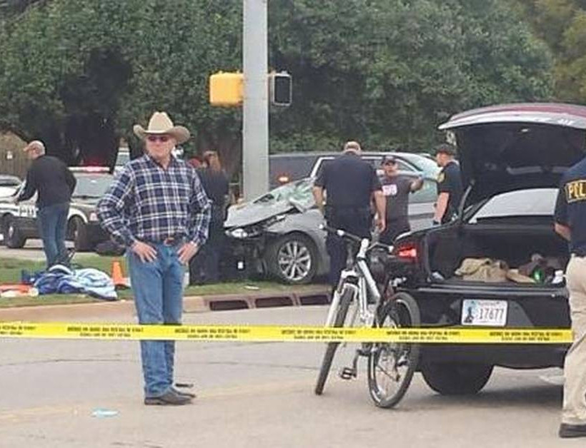 Μεθυσμένος οδηγός έριξε το ΙΧ σε πλήθος που παρακολουθούσε παρέλαση - 3 νεκροί, 27 τραυματίες (pics)