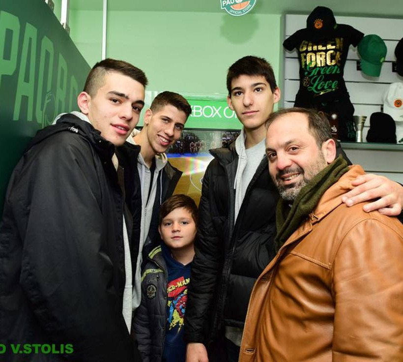 Πολλά χαμόγελα στο PAOSHOP
