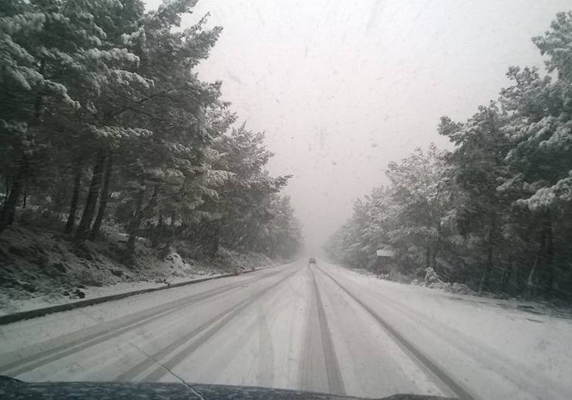 «Ντύθηκε» στα λευκά η Μυτιλήνη - Δείτε εντυπωσιακές φωτογραφίες 