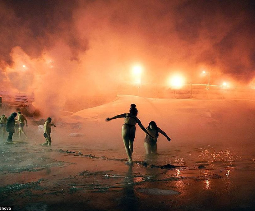 Πώς κυλά η ζωή στην πιο σκοτεινή και κρύα πόλη του πλανήτη (photos) 