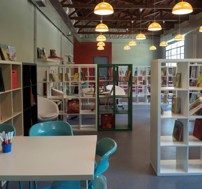 Οι αναγνώστες του μέλλοντος, τα παιδιά, έχουν στέγη και πλούσιο υλικό!