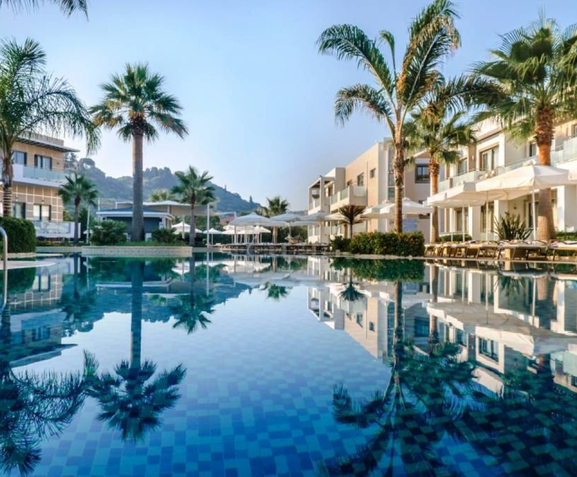 Έτος βραβείων και διακρίσεων το 2015, για το The Lesante Luxury Hotel and Spa