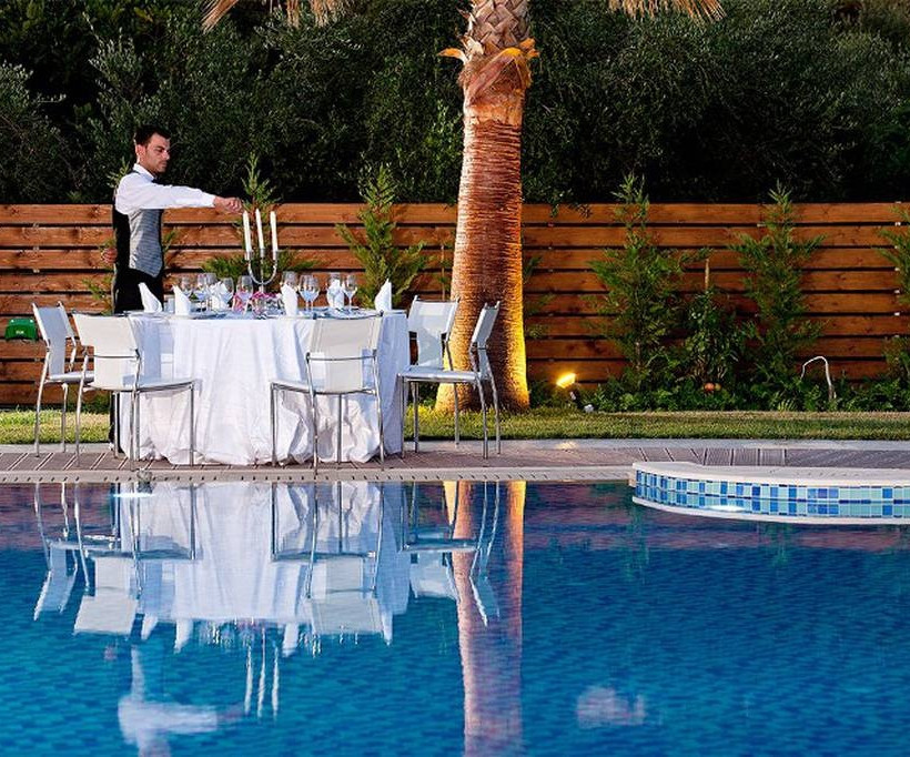 Έτος βραβείων και διακρίσεων το 2015, για το The Lesante Luxury Hotel and Spa