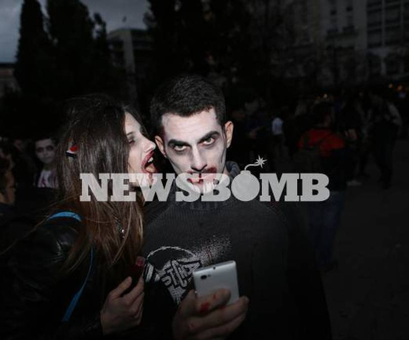 Φεστιβάλ ζόμπι: Η Αθήνα γέμισε με ζωντανούς νεκρούς! (pics)