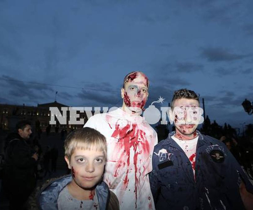 Φεστιβάλ ζόμπι: Η Αθήνα γέμισε με ζωντανούς νεκρούς! (pics)