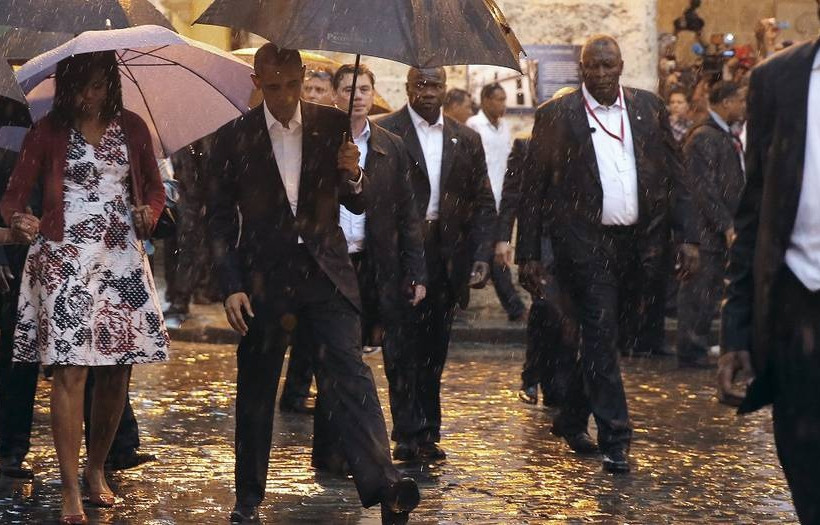 Στην Κούβα ο Ομπάμα - Θα συναντηθεί με τον Ραούλ Κάστρο (pics+vid)