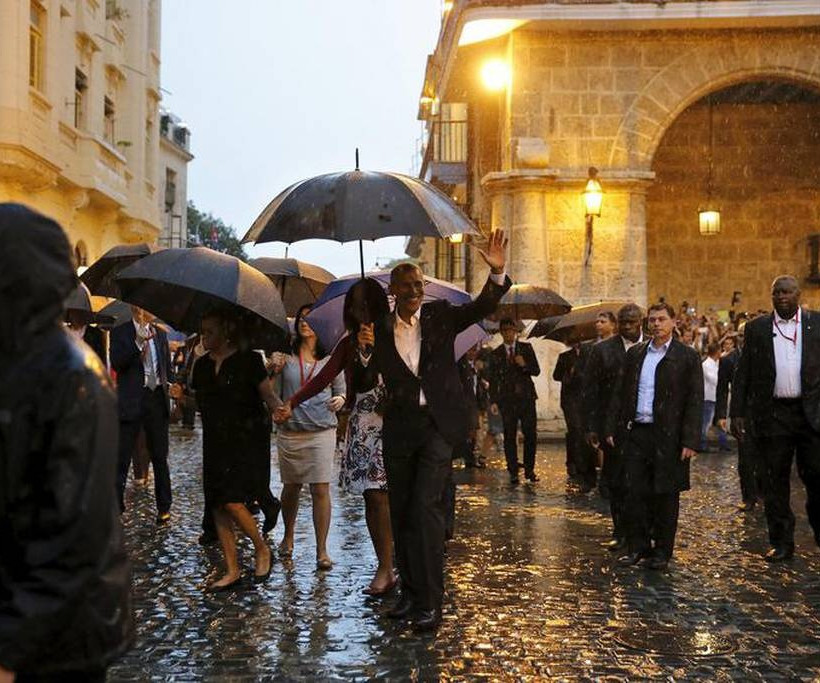 Στην Κούβα ο Ομπάμα - Θα συναντηθεί με τον Ραούλ Κάστρο (pics+vid)