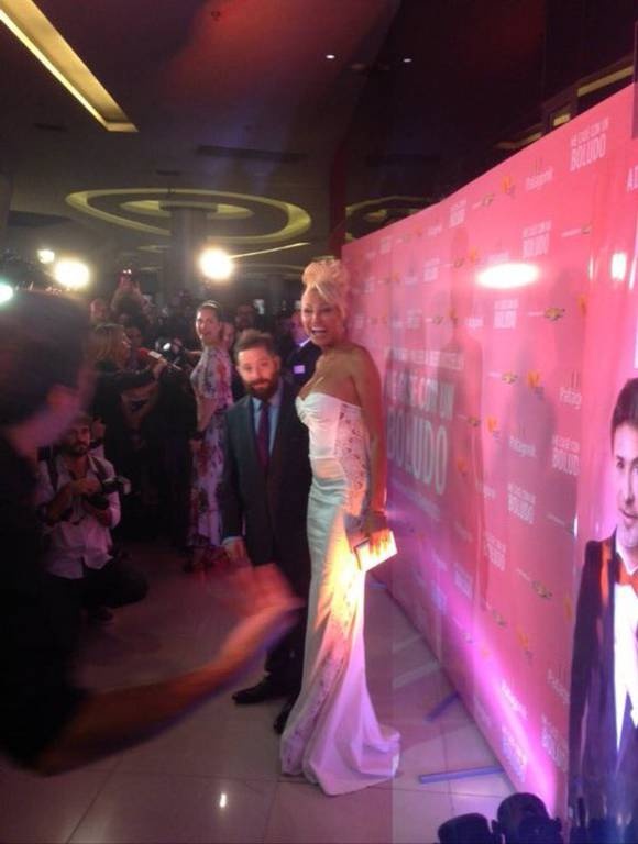 Σάλος με το σύντροφο Ελληνίδας μοντέλου που πάει μόνο με άσχημους! (videos+photos)