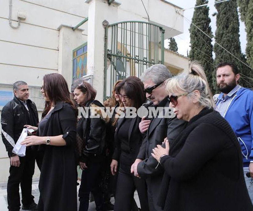 Μνημόσυνο Παντελίδη : Κατέρρευσε η μάνα