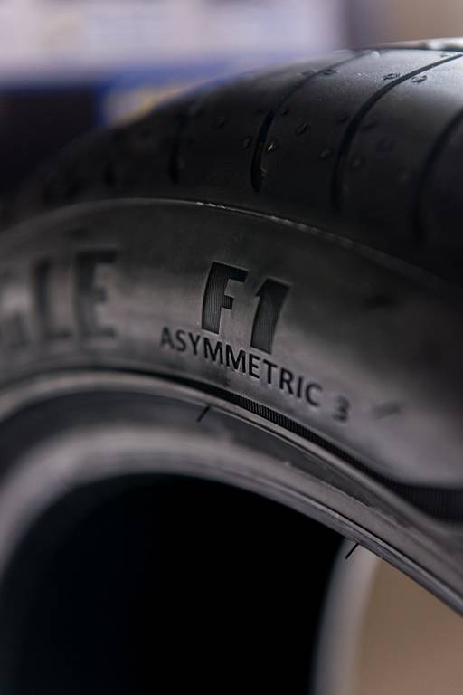 Νέα ελαστικά από τις Goodyear & Dunlop