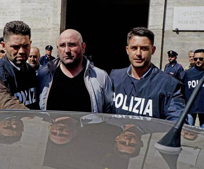 Συνελήφθη ο αρχιμαφιόζος της Νάπολης με την ερωμένη του – Δείτε το «κόλπο» των αστυνομικών