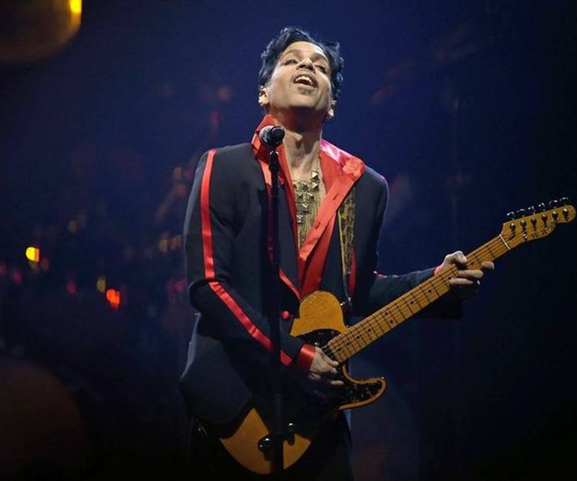 Έκτακτο: Νεκρός ο τραγουδιστής Prince